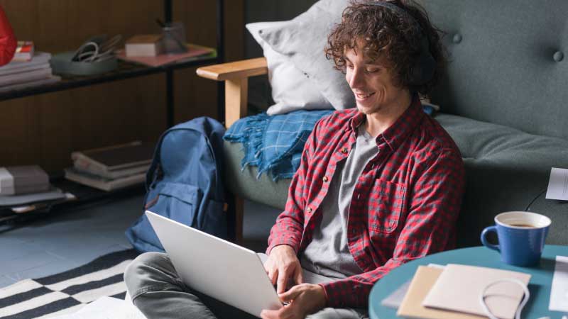Estudia Virtualmente en el Exterior