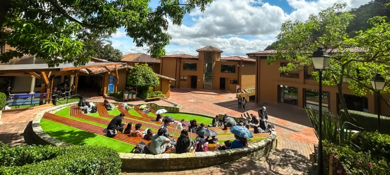 ¿Qué premios han ganado estudiantes y egresados del Politécnico Grancolombiano?