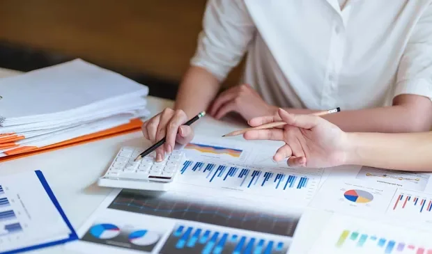 Semillero de Investigación riesgos financieros: investigación, análisis y desarrollo empresarial