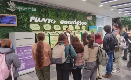 Estudiantes Poli en Plaza de las Américas 