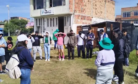 jornada ambiental en el humedal Tibanica