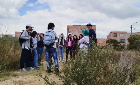 jornada ambiental en el humedal Tibanica